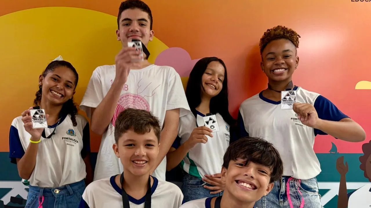 Estudantes da Rede Municipal recebem medalha de cristal na fase final da Olimpíada Nacional em Histó